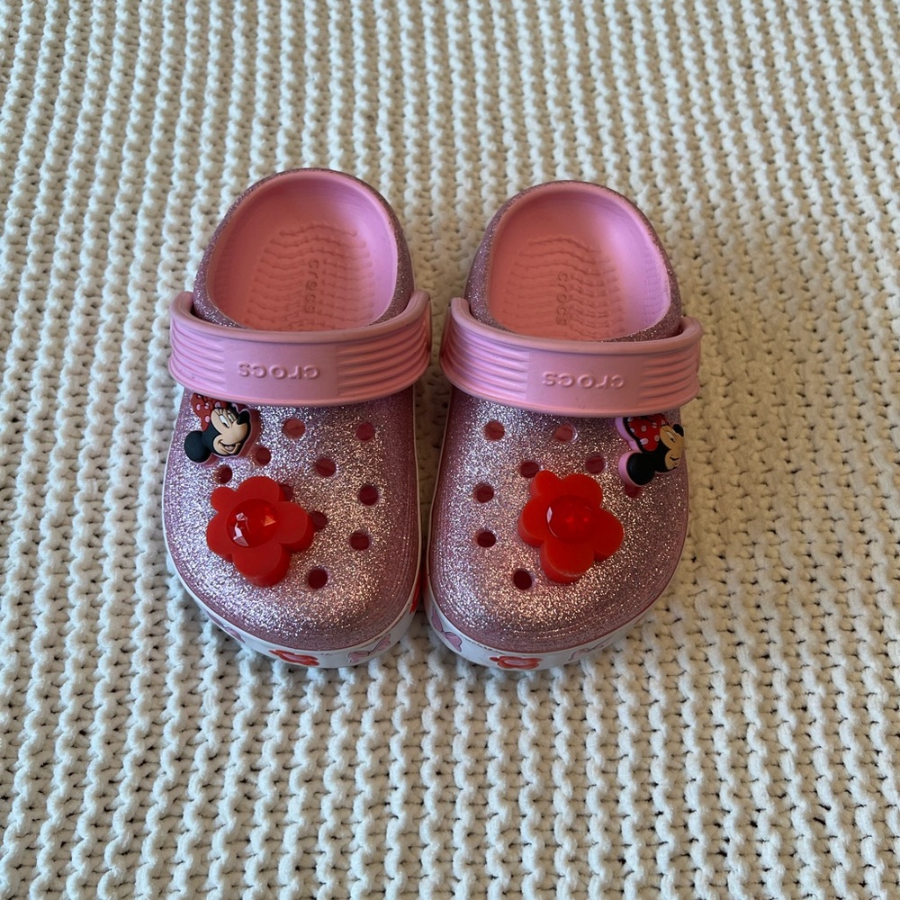 Great condition Walt Disney World Exclusive Minnie Mouse Clog CROCS